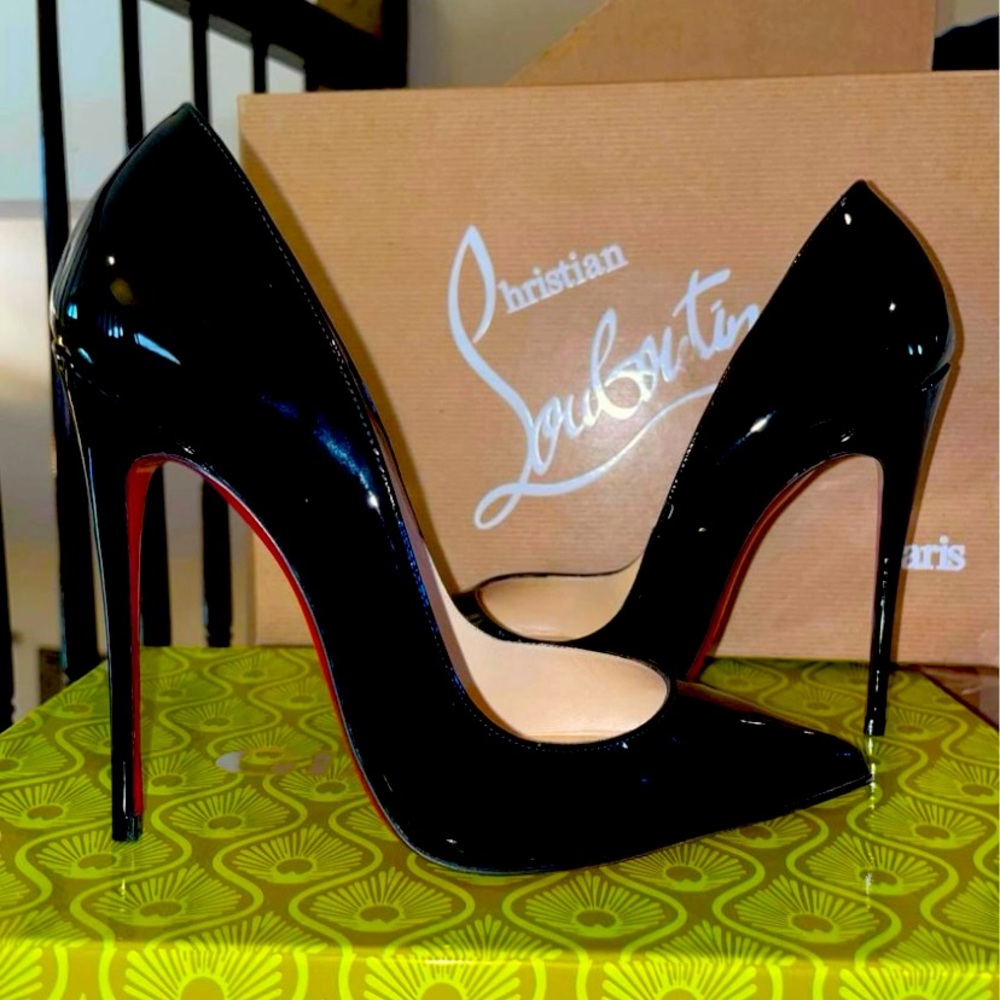 Authentic Christian Louboutin So Kate black pumps